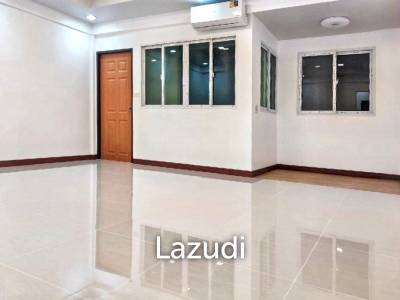 3 Bed 3 Bath 96 SQ.M Town home in Bang Chak