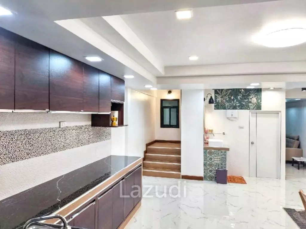 3 Bed 3 Bath 96 SQ.M Town home in Bang Chak