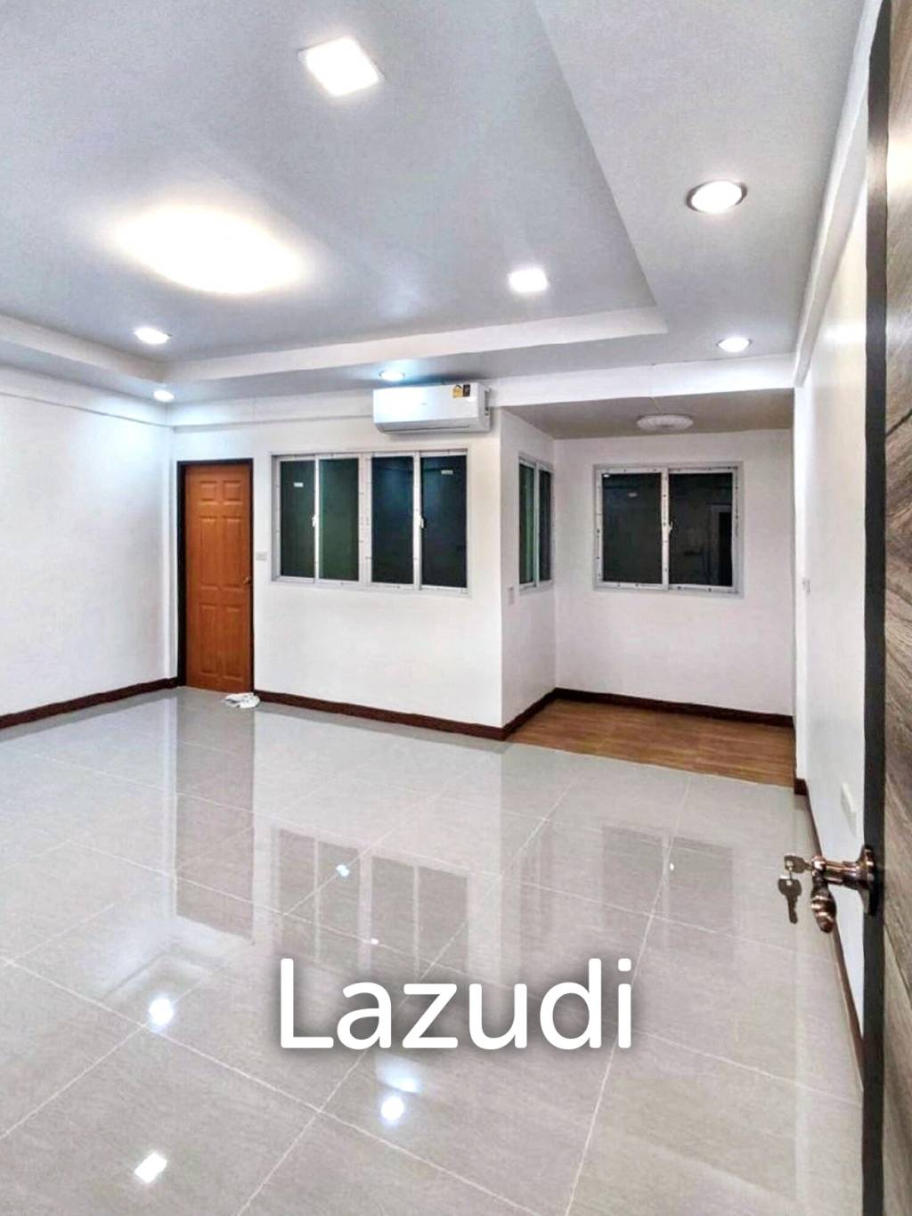 3 Bed 3 Bath 96 SQ.M Town home in Bang Chak
