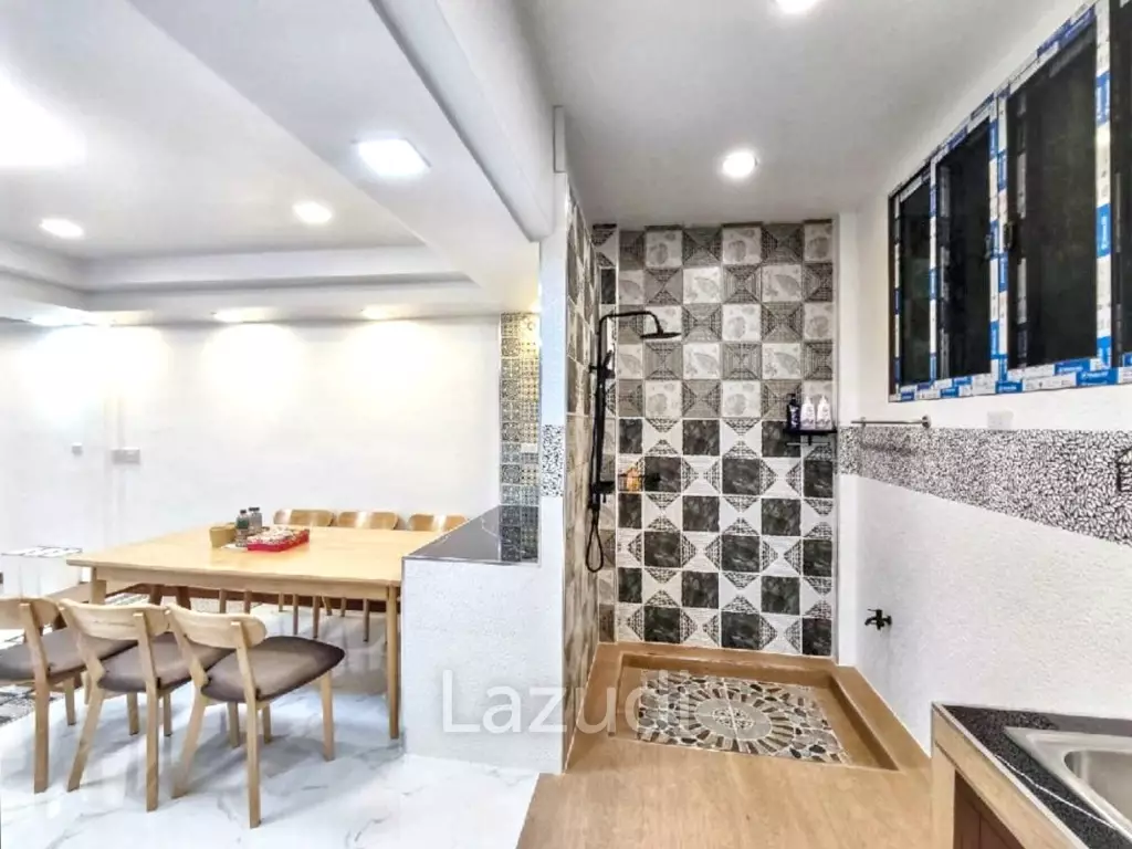 3 Bed 3 Bath 96 SQ.M Town home in Bang Chak