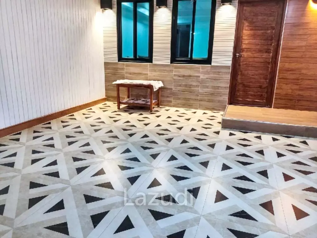 3 Bed 3 Bath 96 SQ.M Town home in Bang Chak