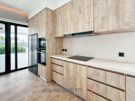 Sivana Hills - Brand New 3-Bedroom Villa with Private Pool, Mountain View