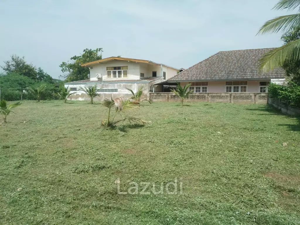 Prime Freehold Land 144 SQWA in Soi Hua Hin 33 Near Beach