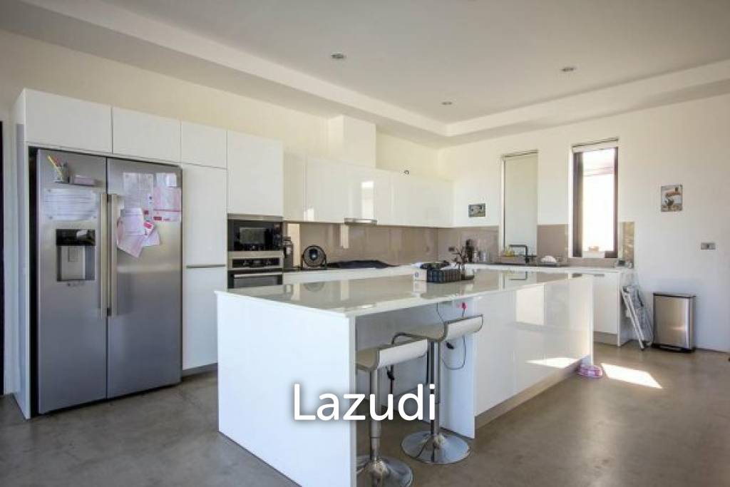 2,400 Sqm 6 Bed 5 Bath Villa For Sale