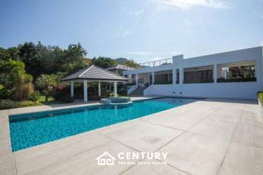 Modern 6 Bed Pool Villa on Large Land Plot