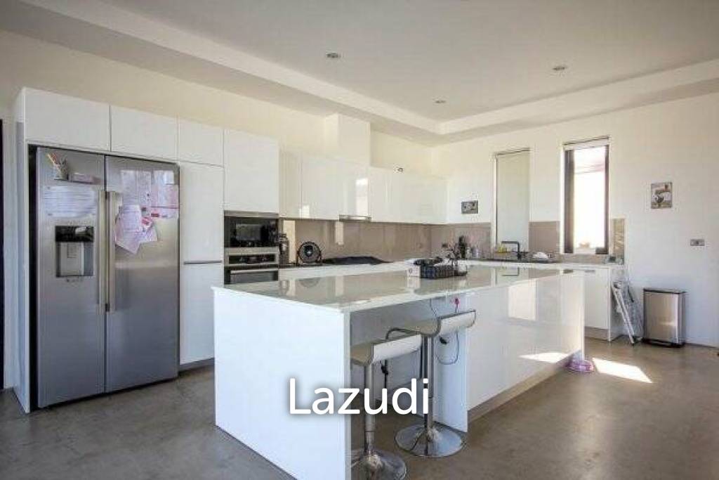 2,400 Sqm 6 Bed 5 Bath Villa For Sale