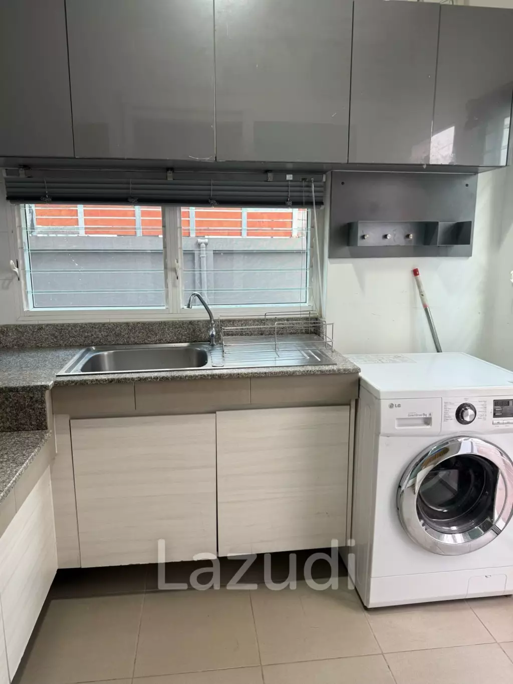 2 Storey 4 bedrooms House For Rent in Siwalee