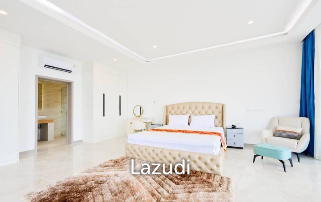 Modern 4‑Bedroom Villa in Bophut – Near Fisherman's Village