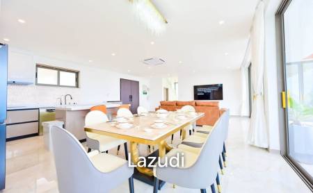 Modern 4‑Bedroom Villa in Bophut – Near Fisherman's Village