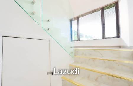 Modern 4‑Bedroom Villa in Bophut – Near Fisherman's Village