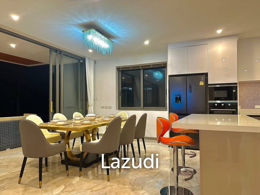 Modern 4‑Bedroom Villa in Bophut – Near Fisherman's Village