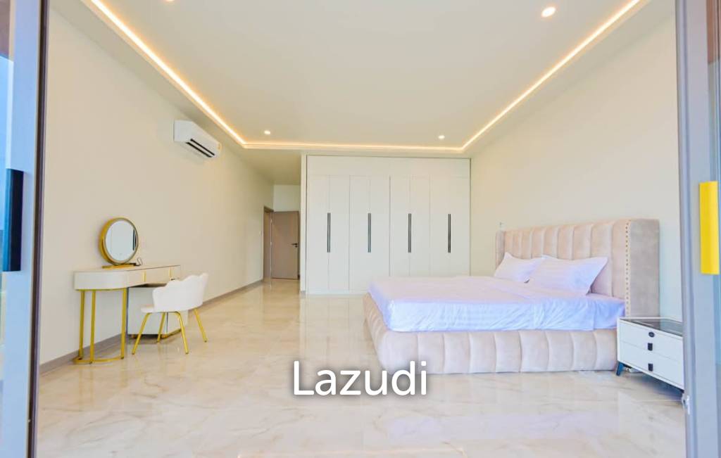 Modern 4‑Bedroom Villa in Bophut – Near Fisherman's Village