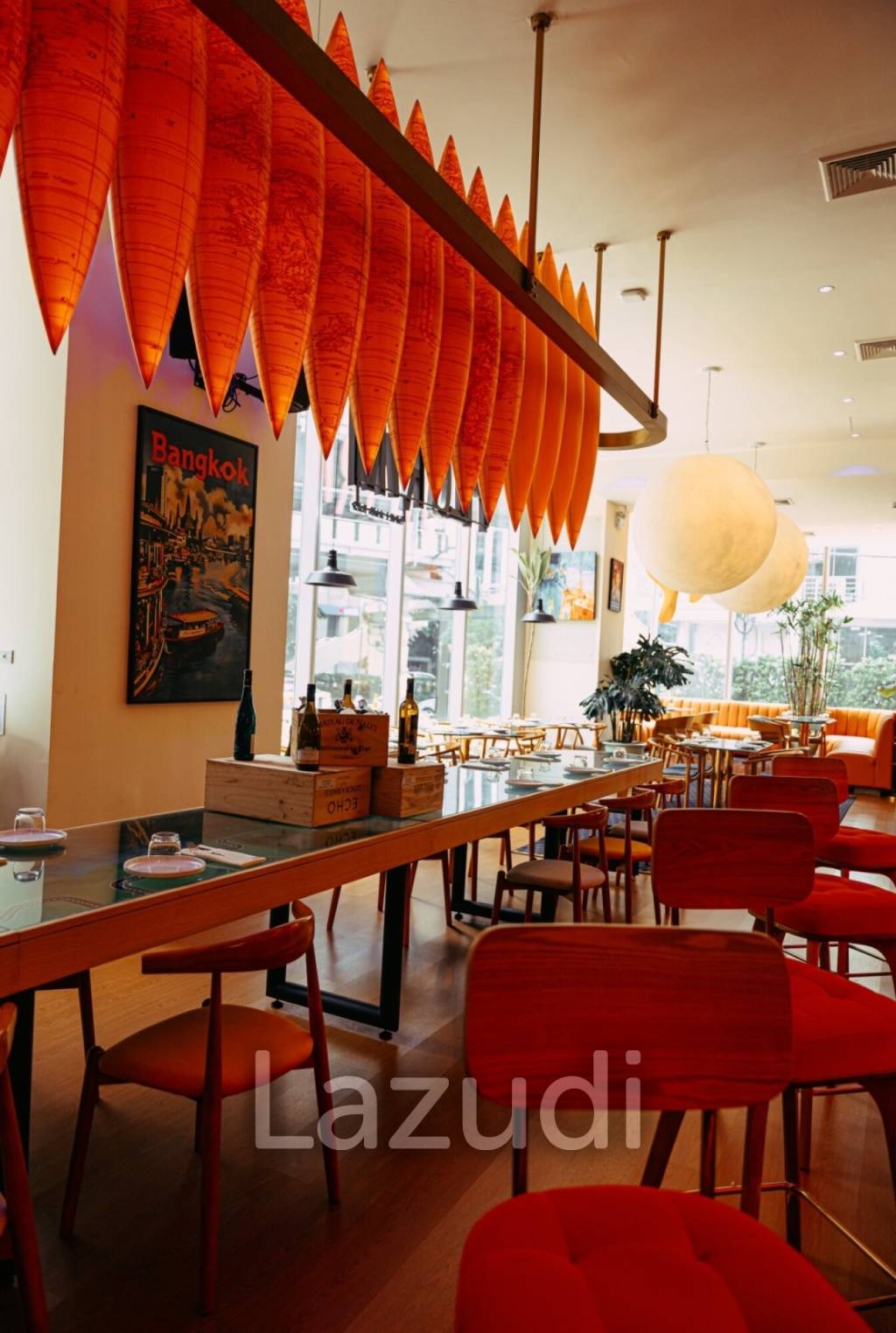 Turnkey Restaurant Opportunity on Main Sukhumvit Soi 7 – 250 SQM Premium Bistro for Sale/Rent Near BTS Nana!