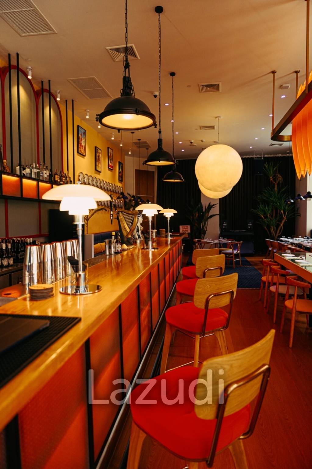 Turnkey Restaurant Opportunity on Main Sukhumvit Soi 7 – 250 SQM Premium Bistro for Sale/Rent Near BTS Nana!