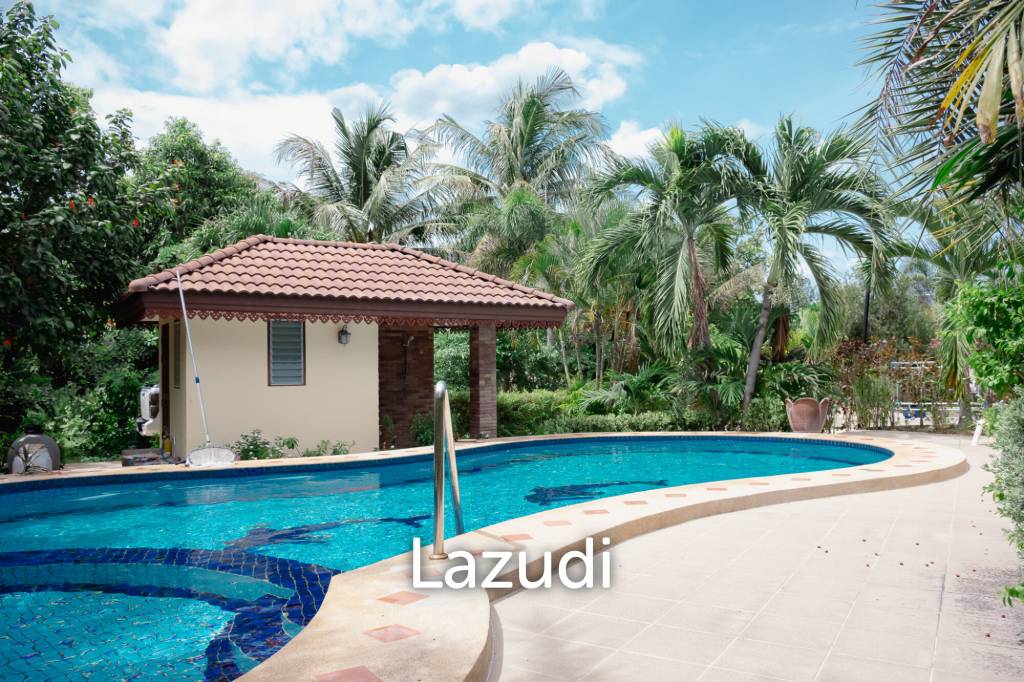 RESORT 5 VILLAS WITH BIG LAND PLOT FOR SALE