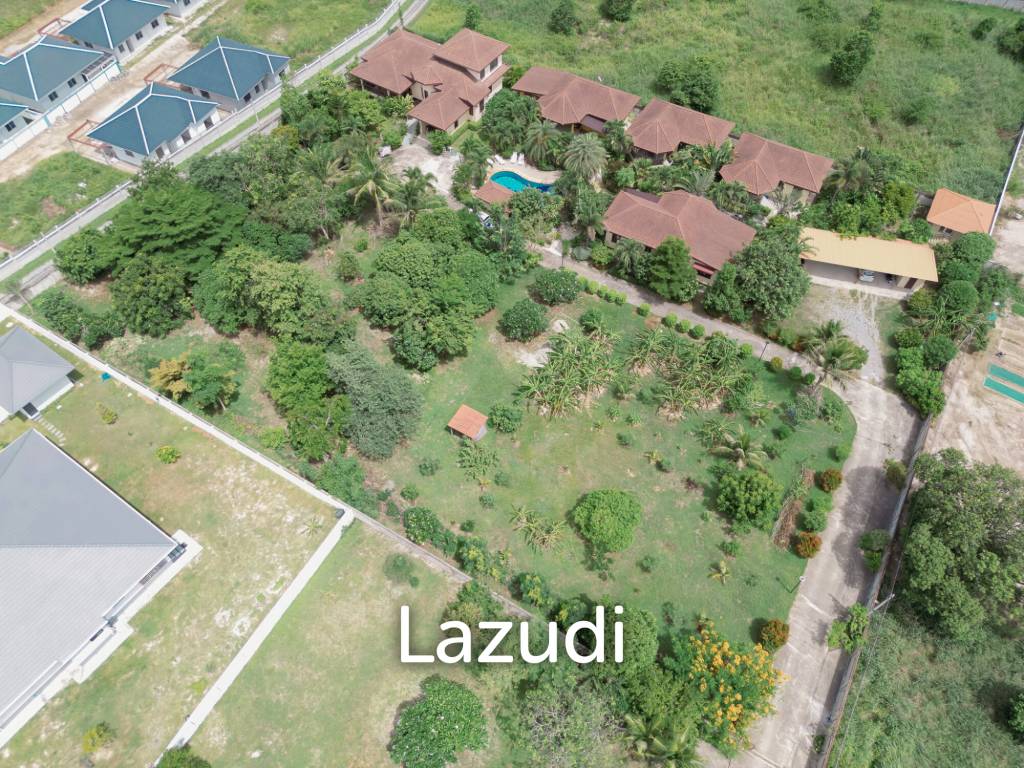 RESORT 5 VILLAS WITH BIG LAND PLOT FOR SALE