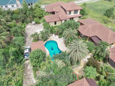 RESORT 5 VILLAS WITH BIG LAND PLOT FOR SALE