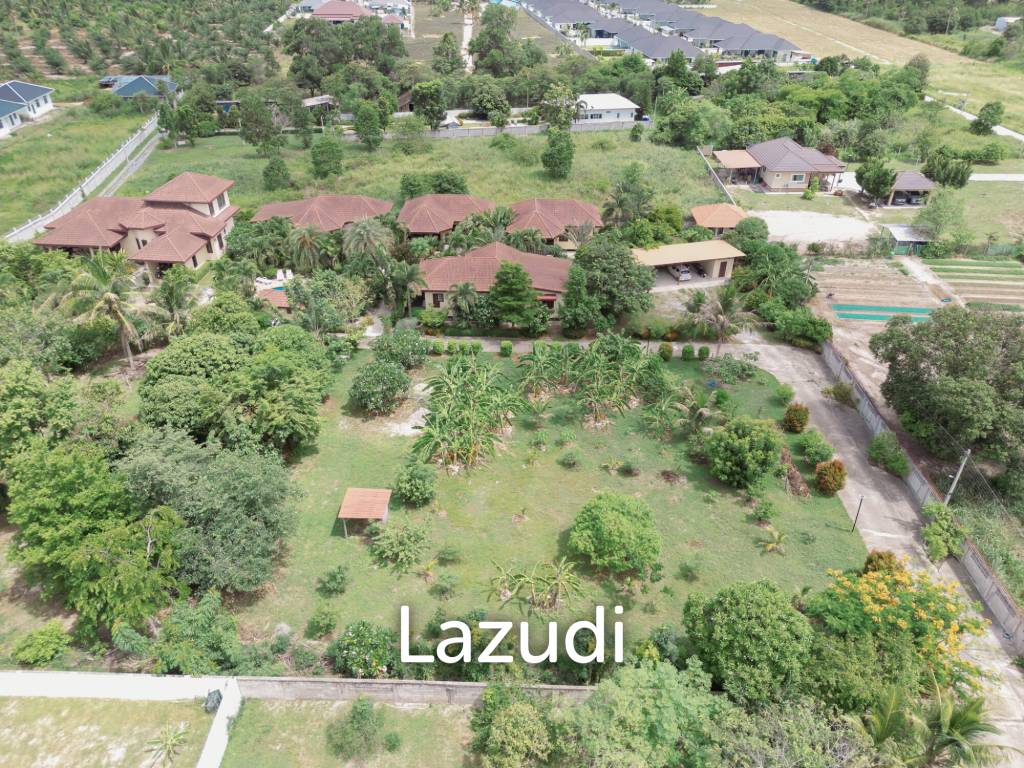 RESORT 5 VILLAS WITH BIG LAND PLOT FOR SALE