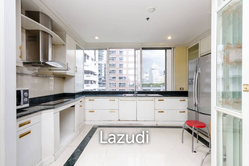 3 Bedroom 3 Bathroom 242 Sq.m Langsuan Ville