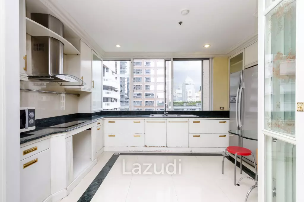 3 Bedroom 3 Bathroom 242 Sq.m Langsuan Ville