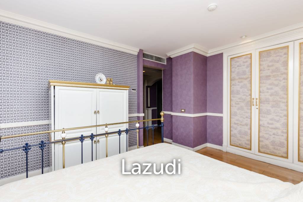 3 Bedroom 3 Bathroom 242 Sq.m Langsuan Ville