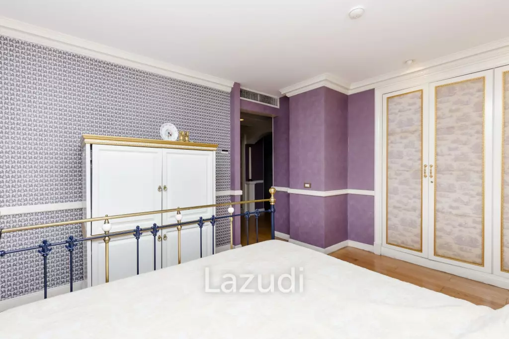 3 Bedroom 3 Bathroom 242 Sq.m Langsuan Ville