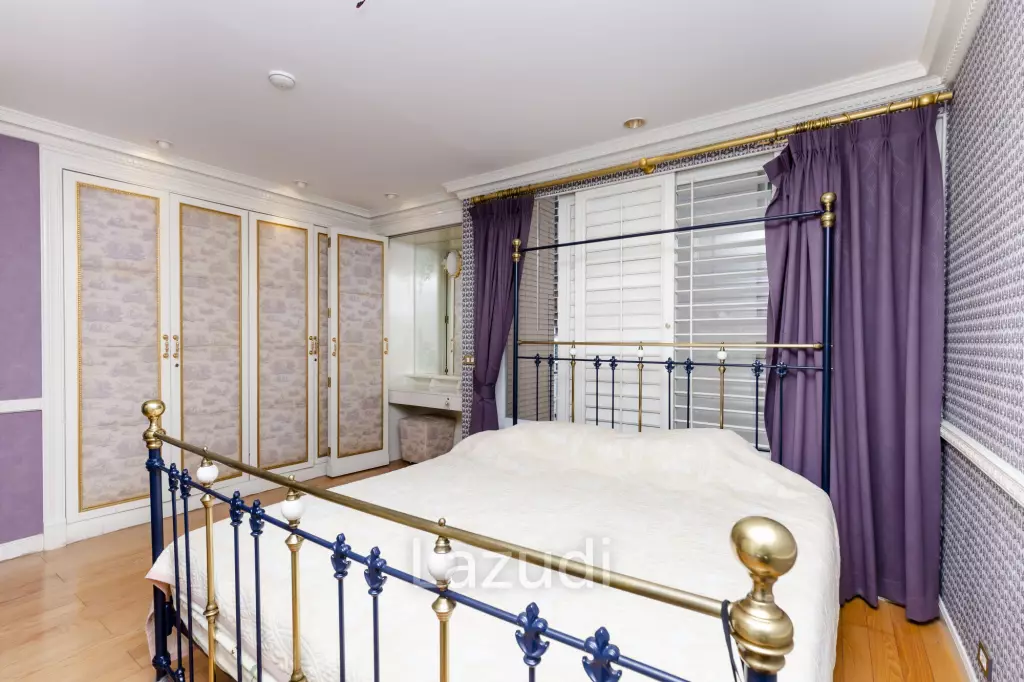 3 Bedroom 3 Bathroom 242 Sq.m Langsuan Ville