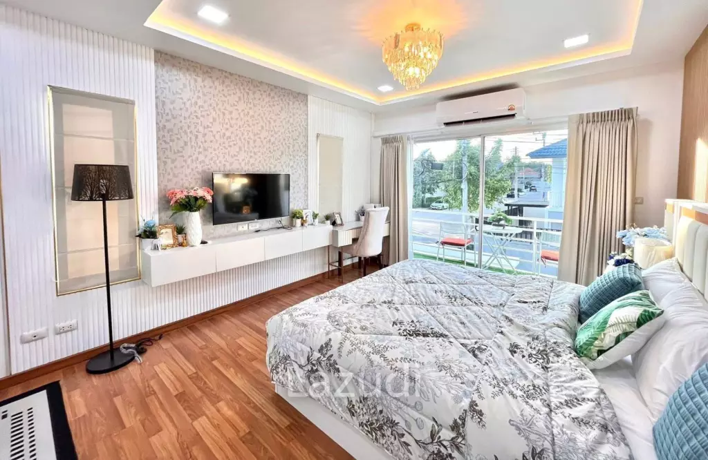 3 Beds 2 Baths 180 SQ.M. Baan Pruksa Nara