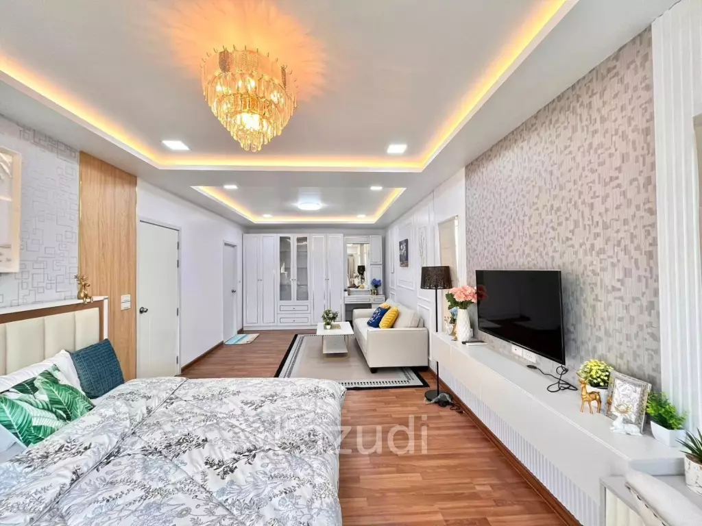3 Beds 2 Baths 180 SQ.M. Baan Pruksa Nara