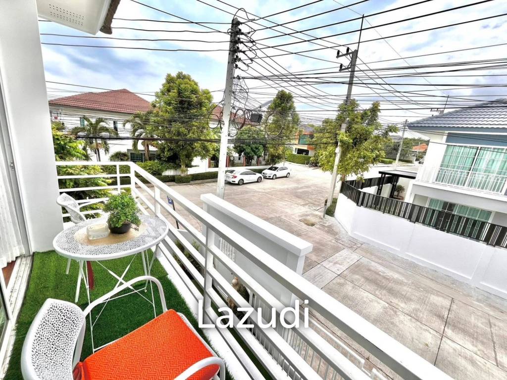 3 Beds 2 Baths 180 SQ.M. Baan Pruksa Nara