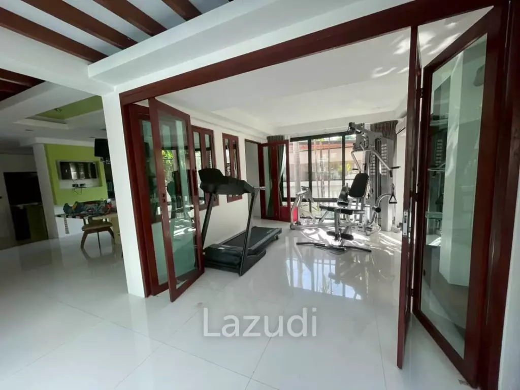 5-Bedroom Pool  Villa For Rent In Paklok