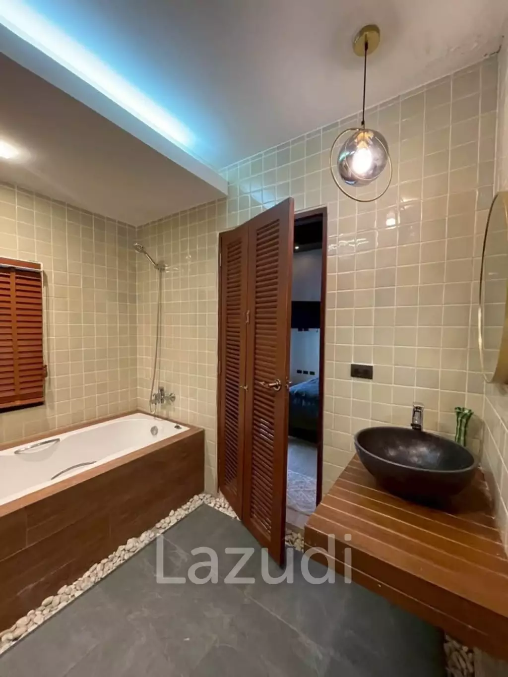 5-Bedroom Pool  Villa For Rent In Paklok