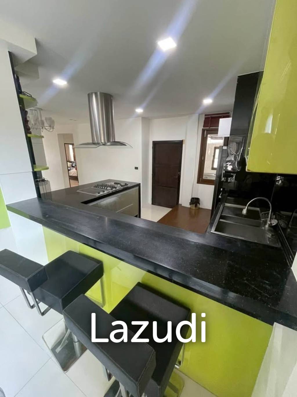 5-Bedroom Pool  Villa For Rent In Paklok