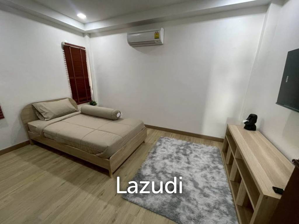 5-Bedroom Pool  Villa For Rent In Paklok