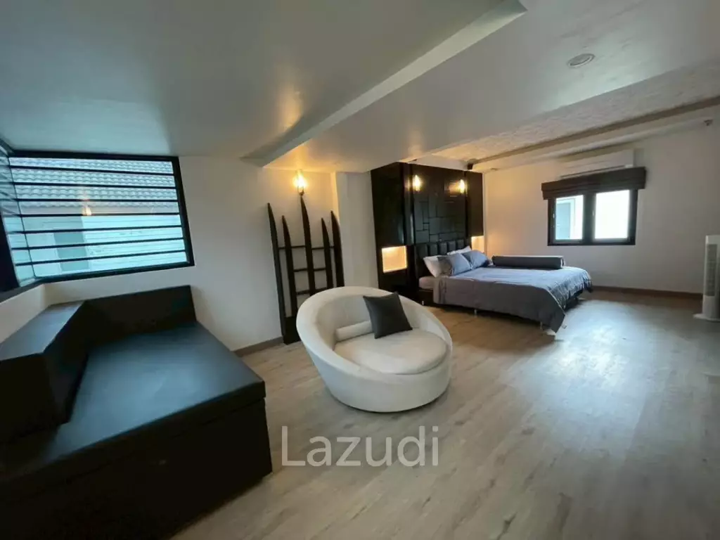 5-Bedroom Pool  Villa For Rent In Paklok