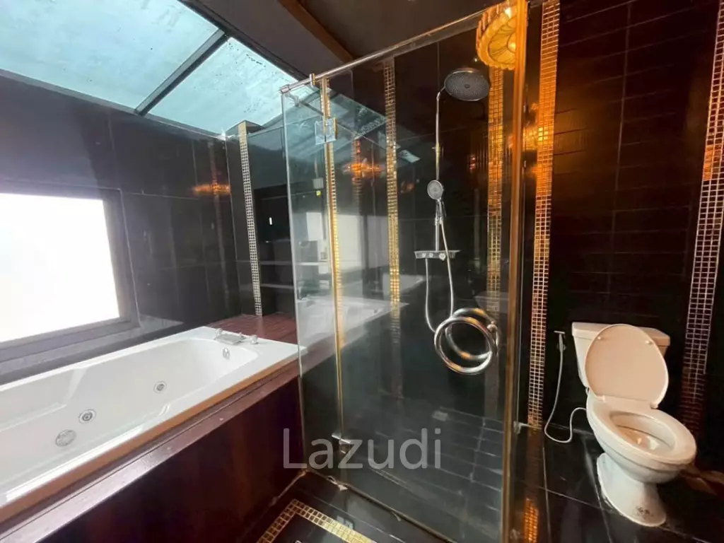 5-Bedroom Pool  Villa For Rent In Paklok