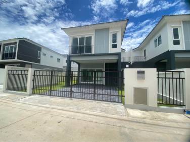 wo-Storey House for Rent in Wichit