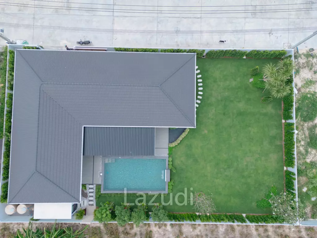 Luxury Villa in Hua Hin with Modern Design