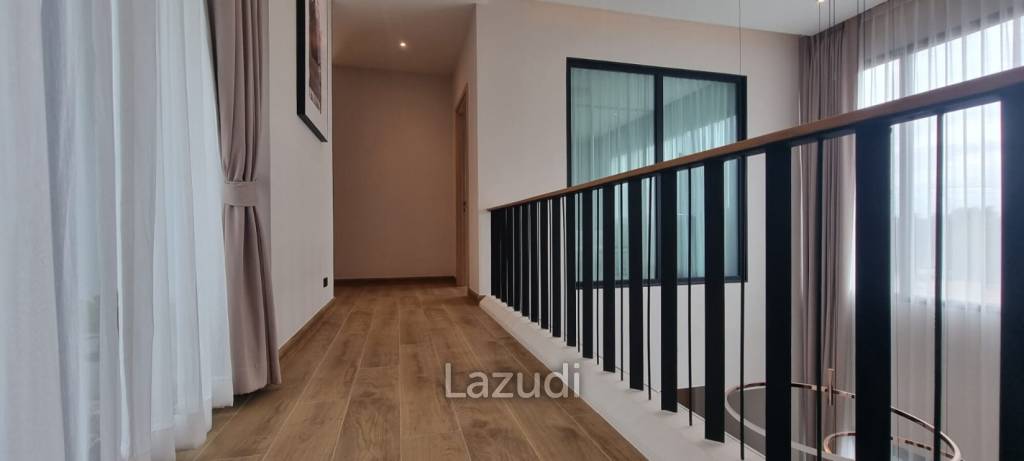 4 Bedrooms 5 Bathrooms 466 SQ.M. D space 2