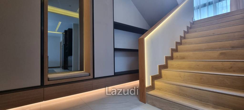4 Bedrooms 5 Bathrooms 466 SQ.M. D space 2