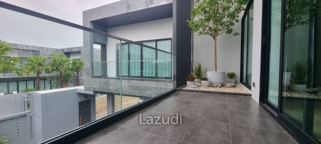 4 Bedrooms 5 Bathrooms 466 SQ.M. D space 2
