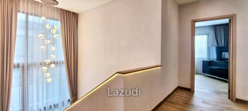 4 Bedrooms 5 Bathrooms 466 SQ.M. D space 2