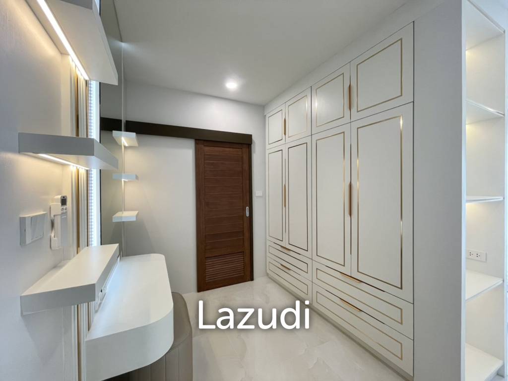 Renovated 4-Bedroom Pool Villa Near Headstart International School