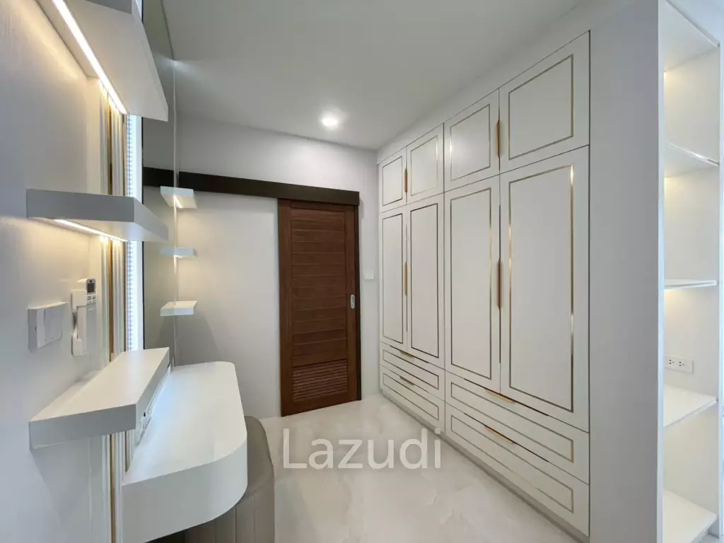 Renovated 4-Bedroom Pool Villa Near Headstart International School