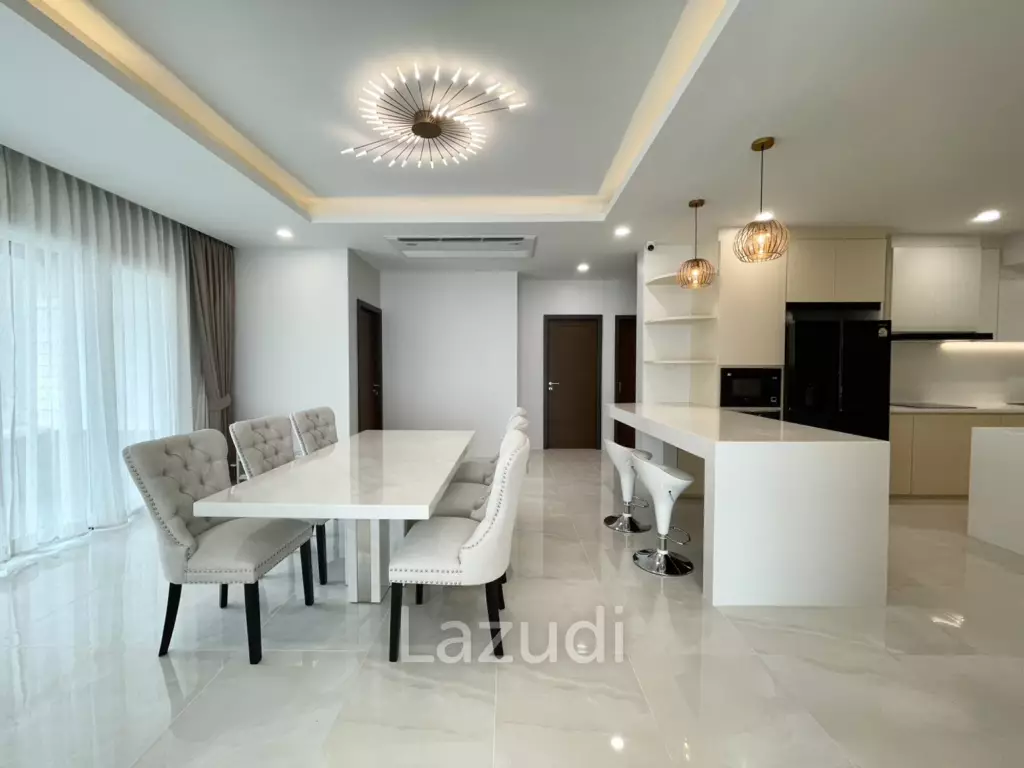 Renovated 4-Bedroom Pool Villa Near Headstart International School