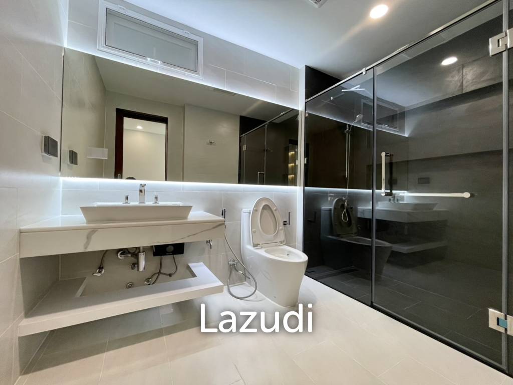 Renovated 4-Bedroom Pool Villa Near Headstart International School
