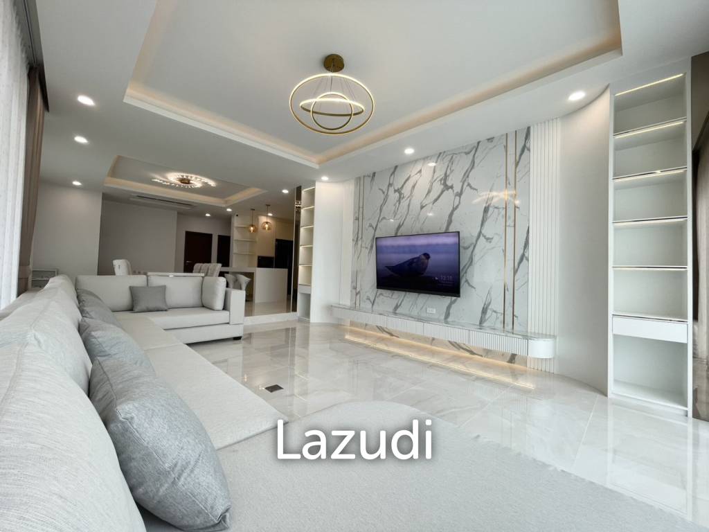 Renovated 4-Bedroom Pool Villa Near Headstart International School