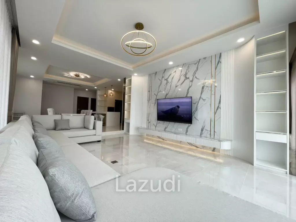 Renovated 4-Bedroom Pool Villa Near Headstart International School