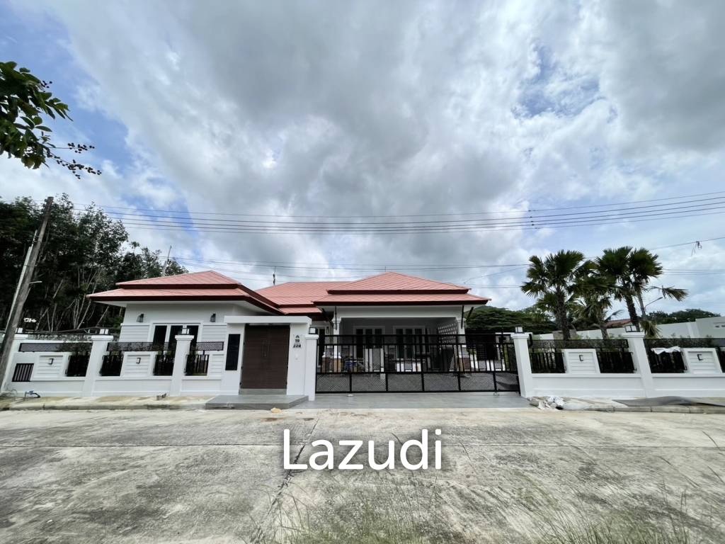 Renovated 4-Bedroom Pool Villa Near Headstart International School