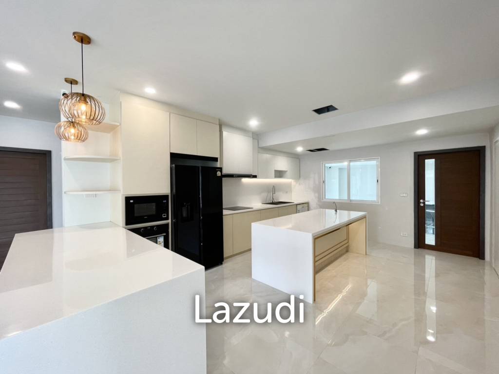Renovated 4-Bedroom Pool Villa Near Headstart International School
